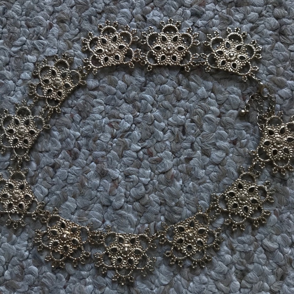 Gold Filigree Collar Necklace